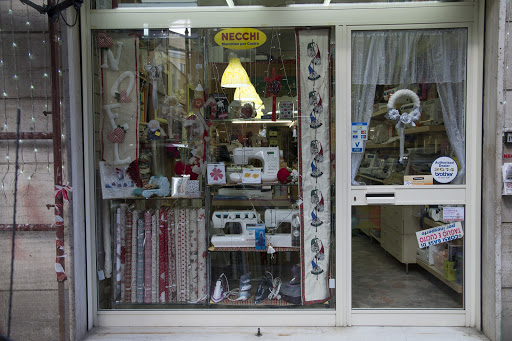 Barone Teresa Macchine Per Cucire Gallery - Italy