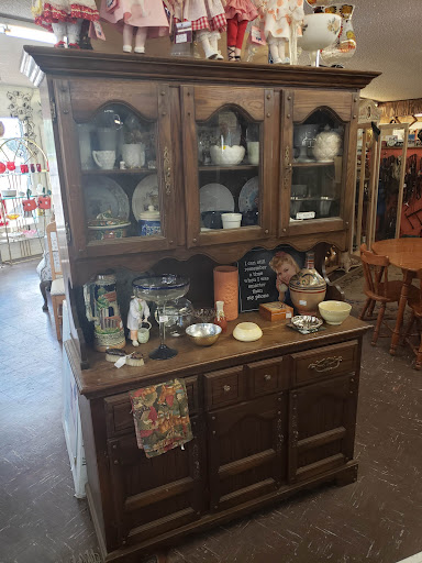 Waldport Fleamarket - Thumbnail