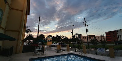 La Quinta Inn & Suites by Wyndham Lake Charles Casino Area