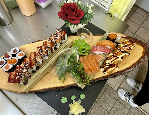 Khánh Linh asiatisches Restaurant & Sushi - Thumbnail