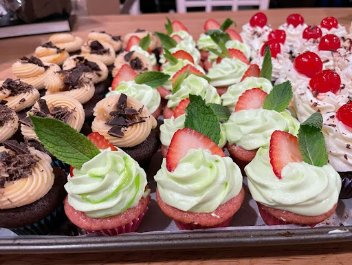 Izzie Bee's Sweets - Visual