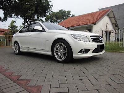 Photos of Royal Rent Car Surabaya