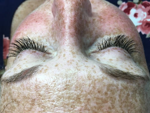 Lash Extensions by Leonora
