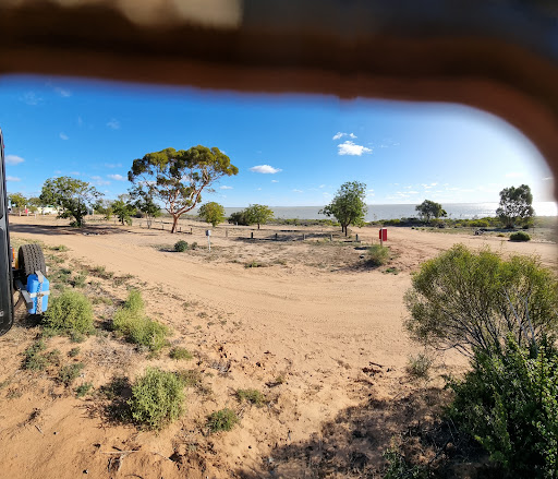 Menindee Lakes Caravan Park - Thumbnail