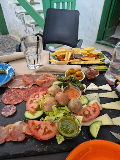 Julio’s Tap Room - Thumbnail