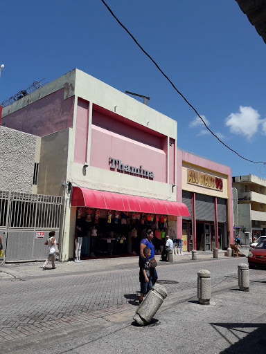 - Plaza del Mercado de Río Piedras