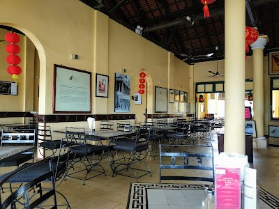 Photos of Foreign Correspondents Club
