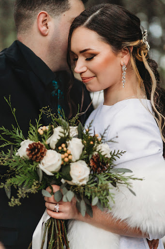 Classy HMUA - Visual