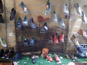 Photo n°10 de La Sandal Aise à Monpazier (Magasin de chaussures)