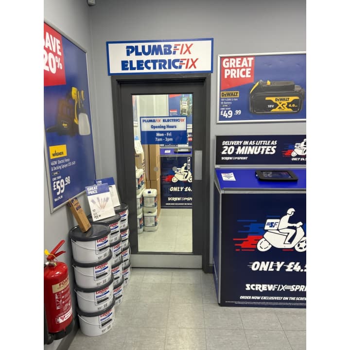 Screwfix Hull - St Andrews photo 2