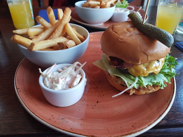 Pipes Pub & Restaurant