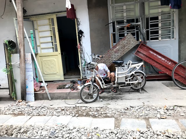 Hanoi Street Train