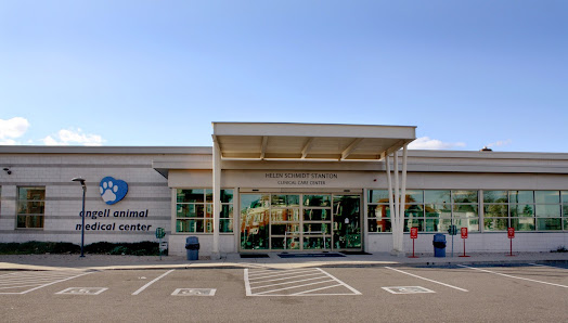 Photo of Angell Animal Medical Center Todas