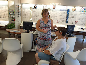 Photo n°4 de Théia Optique & Surdité à Villeneuve-le-Roi (Opticien)