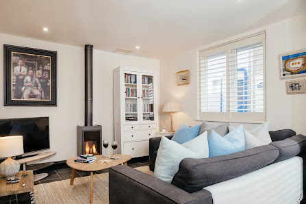 Ocean Holidays Cornwall 7 West Stables, Foundry Ln, Hayle TR27 4DW, United Kingdom