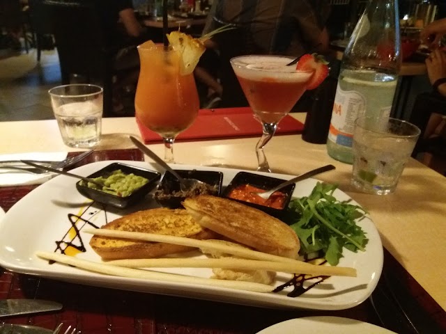 Dundee's Restaurant on the Waterfront