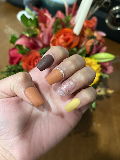Nails By Kym Logo