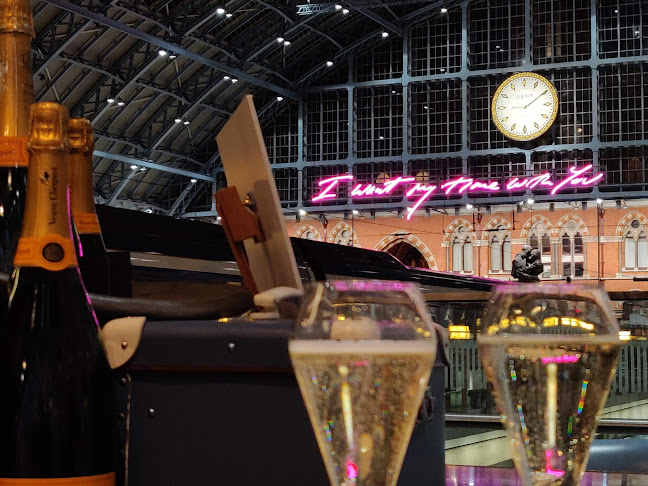St Pancras Brasserie and Champagne Bar by Searcys