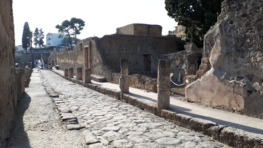 Herculaneum Parking - Thumbnail