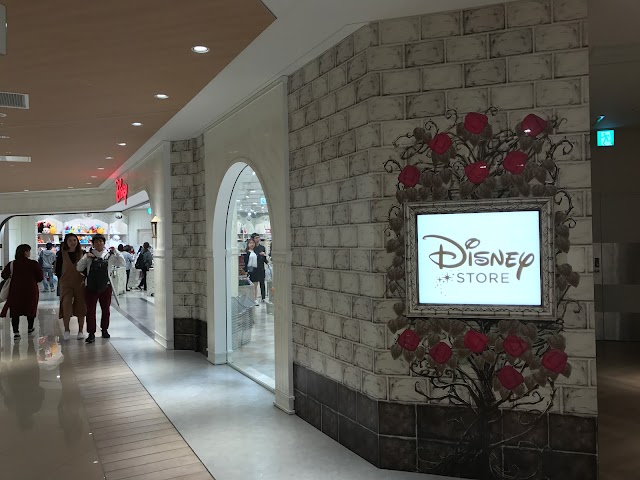 Disney Store LUCUA Osaka