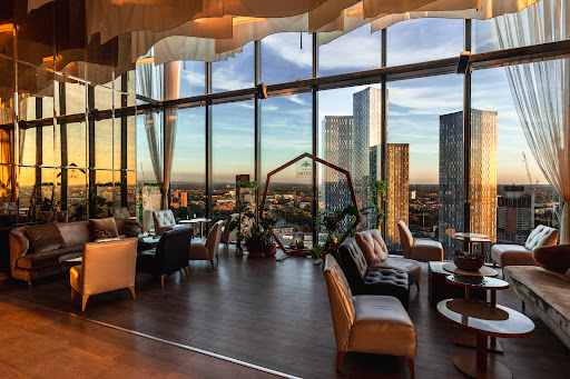 Cloud 23 Cocktail Bar