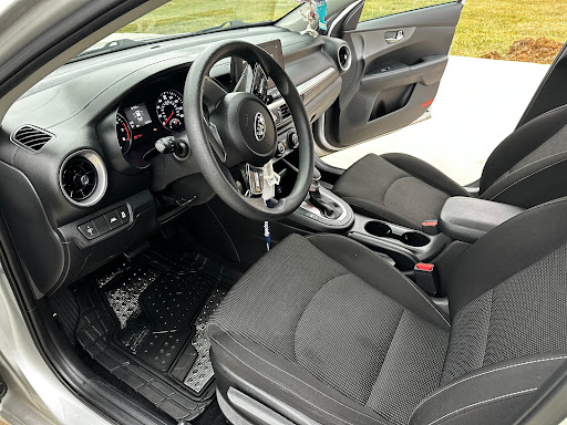 Mom’s automotive detailing - Thumbnail