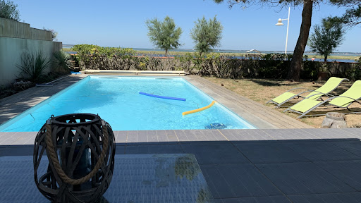 Photo de Demeures & Piscines à Tesson (17460)