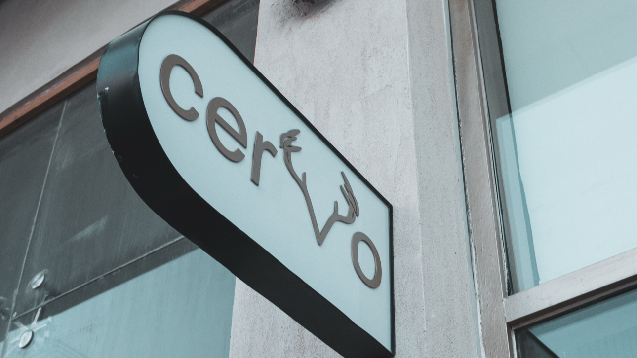 MARINE SALOON - صورة 2