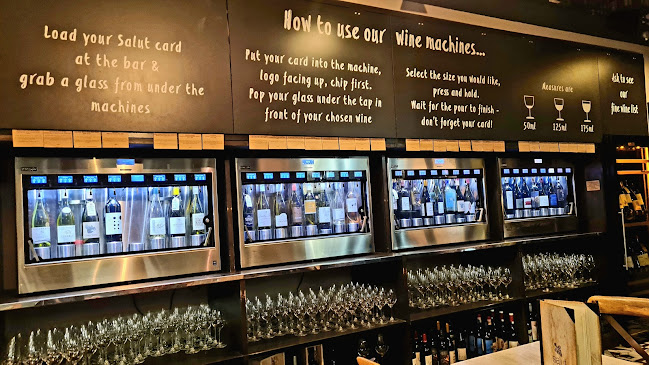 Salut Wines - Liquor store