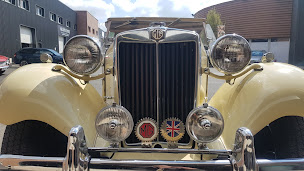 Photo n°5 de Atelier H&C à Gazeran (Service de restauration d'automobiles)