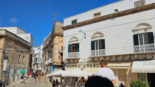 Petit Bistrot & Pizzeria CODICE A BARRE Ostuni Gallery - Italy