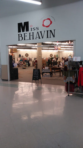 Outlet Mall - Visual