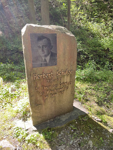 Herbert Schulze Gedenkstein - Visual