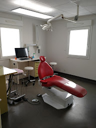 Photo n°2 de Docteur Céline de Tonquédec - cabinet dentaire SELARL des Fontaines à Grandchamp-des-Fontaines (Dentiste)