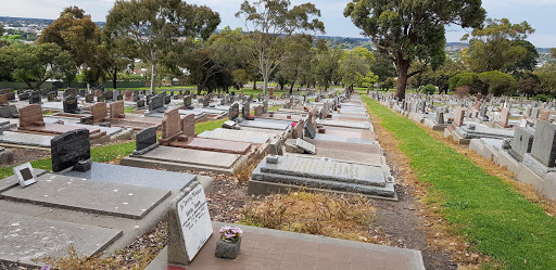 Lake Terrace Cemetery - Thumbnail