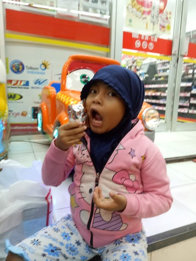 Photos of Alfamart Cinyawang