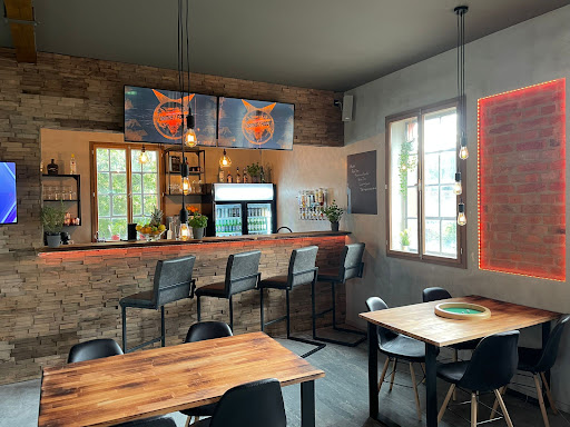 FOX Lounge & Bar