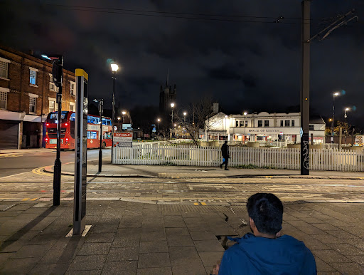 Reeves Corner Off Licence Croydon - Thumbnail