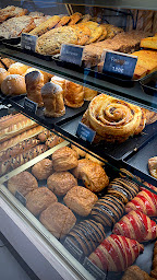 Photo n°22 de Le Carré Bellêmois Boulangerie Pâtisserie Chocolaterie à Bellême (Sandwicherie)