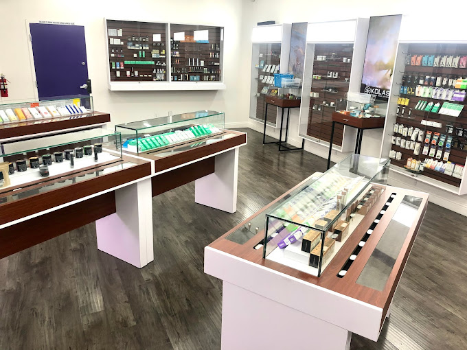 Weed Dispensary Cannabis Shop on Blumenfeld Dr, Sacramento