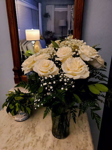 Littleton's Woodlawn Floral - Thumbnail