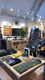 Photo n°1 de Quiksilver - Billabong - Roxy - Element - DC Shoes - Rvca - OUTLET à Villefontaine (Magasin de vêtements de sport)