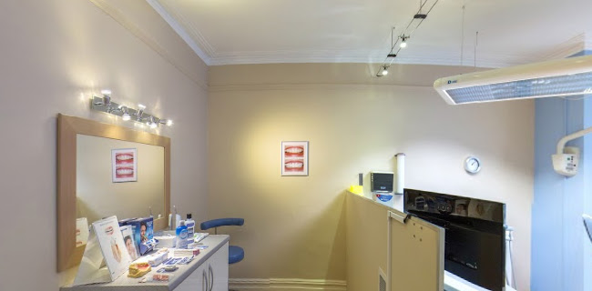 Comments and reviews of Queens Park Dental Team
