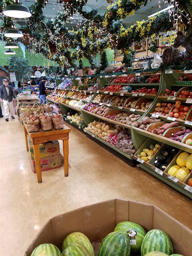 Edge of the Woods Market