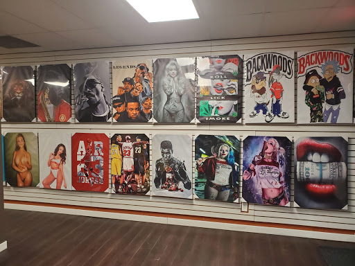 Smokers Den Smoke Shop - Thumbnail