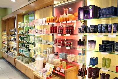 Photos of THE BODY SHOP