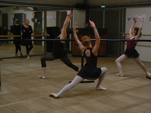 Barre Et Pointes Emmanuelle Tavard - Thumbnail