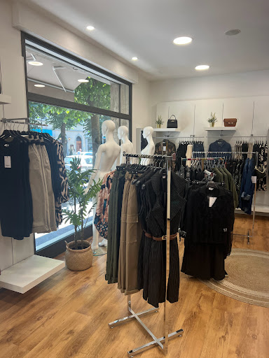DOHA STORE - Visual