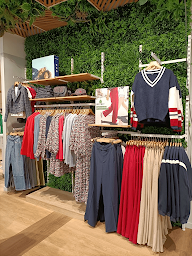 Photo n°5 de Vib's (Cache Cache - Bonobo - Bréal) à Angoulins (Magasin de vêtements pour femmes)