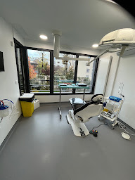 Photo n°6 de Dr Antoine Mida - Dentiste Conventionné à Versailles (78000) à Versailles (Endodontiste)